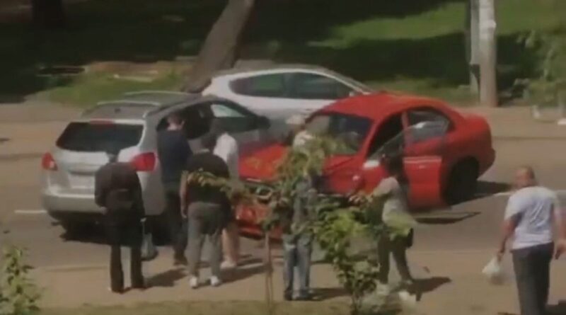 DrogMedia У Дрогобичі не розминулися дві автівки. ФОТО