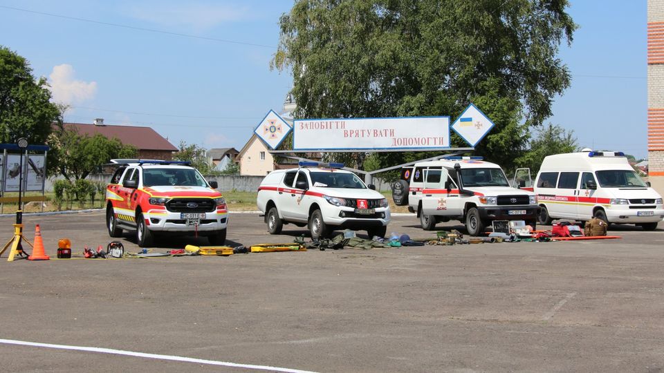 Дрогобицькі надзвичайники відсвяткували 6о-річчя створення підрозділу 4 DrogMedia Дрогобицькі надзвичайники відсвяткували 6о-річчя створення підрозділу