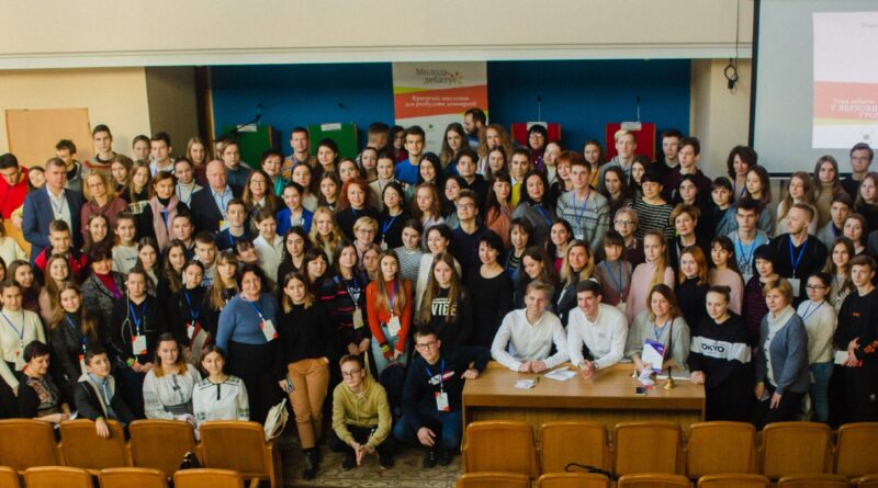 DrogMedia Школярка з Дрогобича перемогла у національному півфіналі всеукраїнського проєкту «Молодь дебатує»