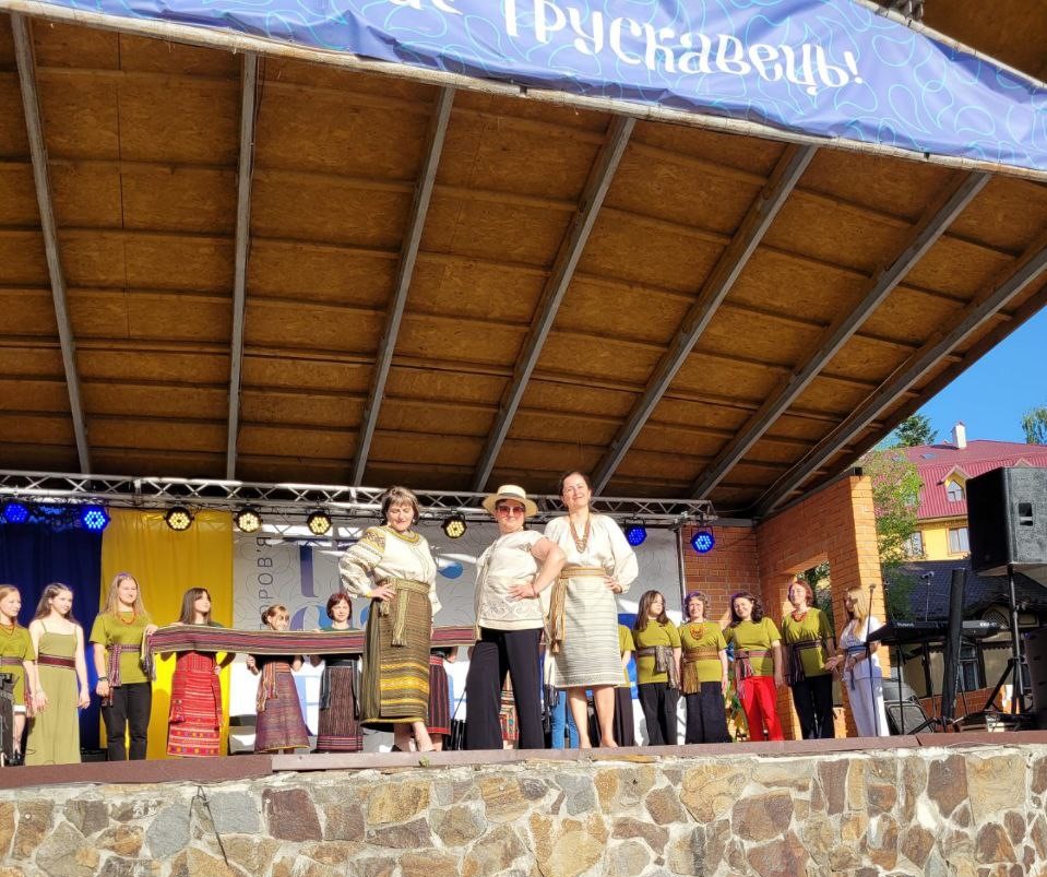 Майстриня Галина Гром уміло поєднала сучасність і традицію у авторській колекції ручнотканих виробів 8 DrogMedia Майстриня Галина Гром уміло поєднала сучасність і традицію у авторській колекції ручнотканих виробів
