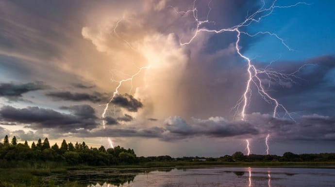 DrogMedia На Львівщині оголосили штормове попередження