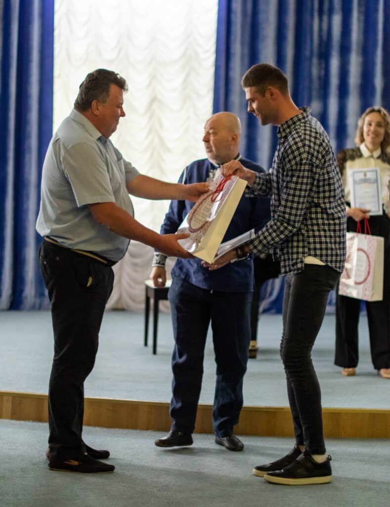 Учитель із Борислава Давид Кузьмич - переможець Всеукраїнського відбору "Родовідучитель-2022"! 2 DrogMedia Учитель із Борислава Давид Кузьмич - переможець Всеукраїнського відбору "Родовідучитель-2022"!