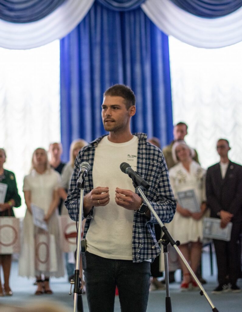 Учитель із Борислава Давид Кузьмич - переможець Всеукраїнського відбору "Родовідучитель-2022"! 3 DrogMedia Учитель із Борислава Давид Кузьмич - переможець Всеукраїнського відбору "Родовідучитель-2022"!