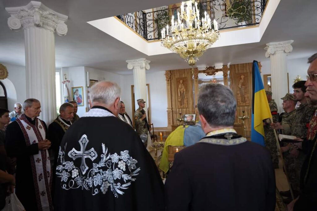 Бориславська громада провела в останню путь Тараса Лиса 9 DrogMedia Бориславська громада провела в останню путь Тараса Лиса