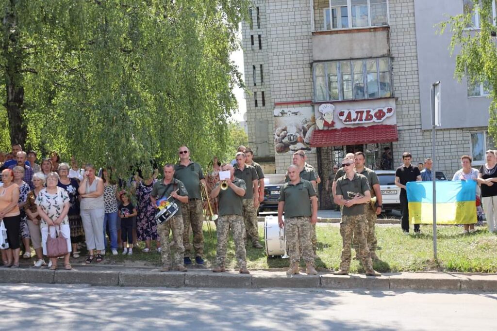 Бориславська громада провела в останню путь Тараса Лиса 13 DrogMedia Бориславська громада провела в останню путь Тараса Лиса