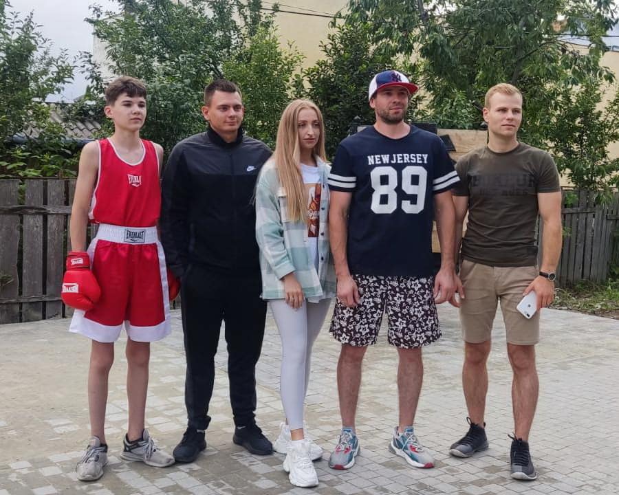 У Бориславському парку облаштували зону для заняття боксом 4 DrogMedia У Бориславському парку облаштували зону для заняття боксом