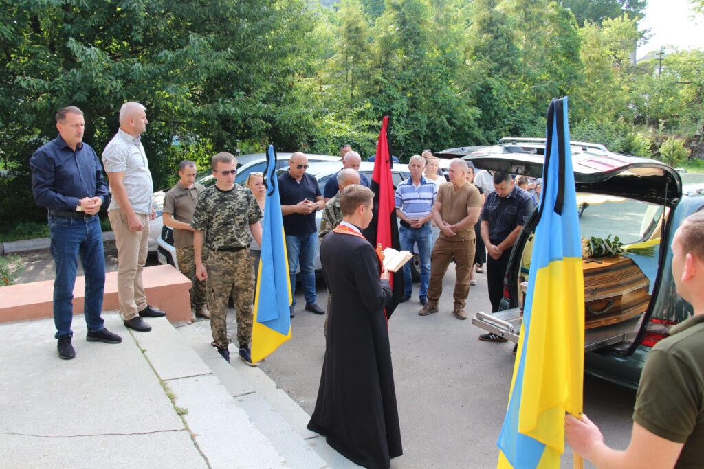 DrogMedia Дрогобицька громада провела в останню путь стебничанина Івана Керелюса