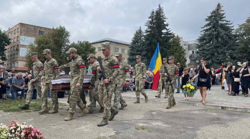 DrogMedia На Дрогобиччині провели в останню путь воїна Андрія Кравчишина