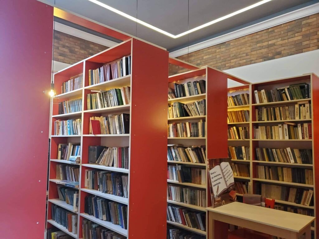 У Східницькій бібліотеці оголосили збір книг для поповнення фондів 3 DrogMedia У Східницькій бібліотеці оголосили збір книг для поповнення фондів