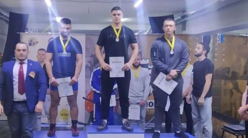 DrogMedia Бориславець Андрій Журавчак- чемпіон області із паверліфтингу!