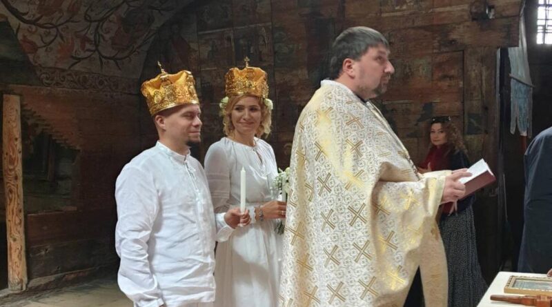 DrogMedia У дрогобицькій церкві Св.Юра у День міста повінчалася пара закоханих