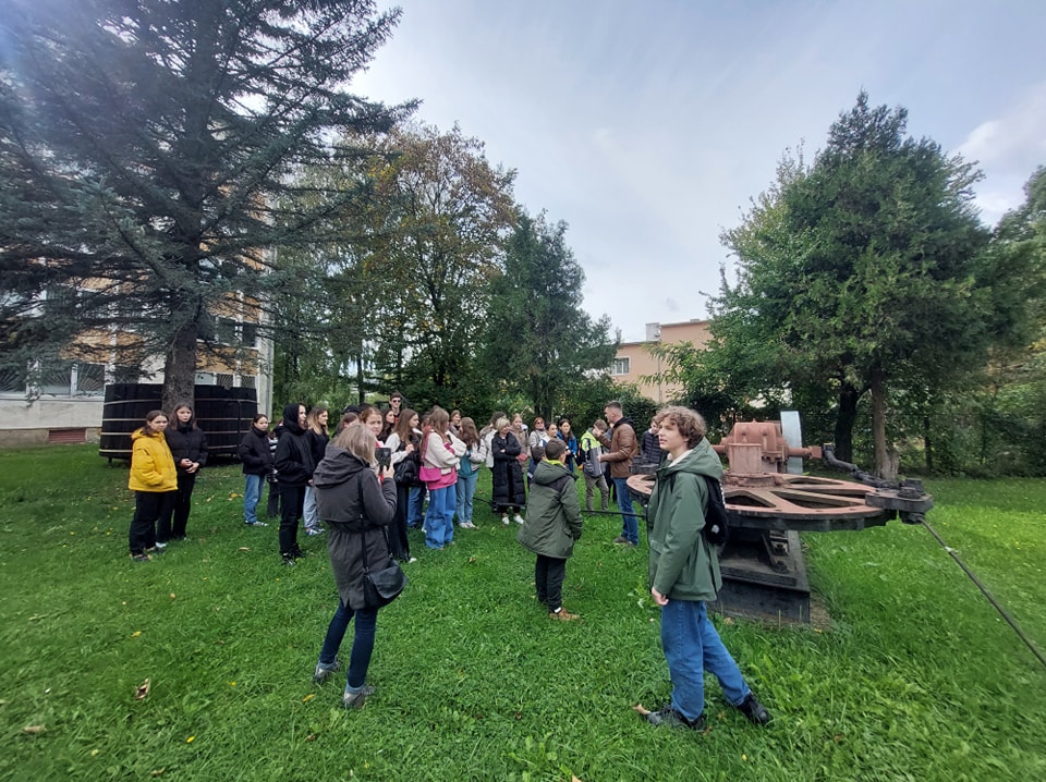 Львівські школярі їздять на екскурсії у Борислав 5 DrogMedia Львівські школярі їздять на екскурсії у Борислав