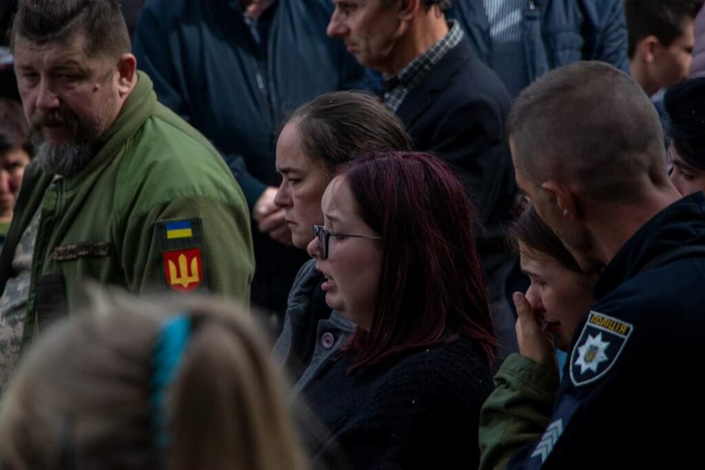 DrogMedia Трускавець велелюдно провів в останню путь 22-річного воїна Дмитра Сарновського