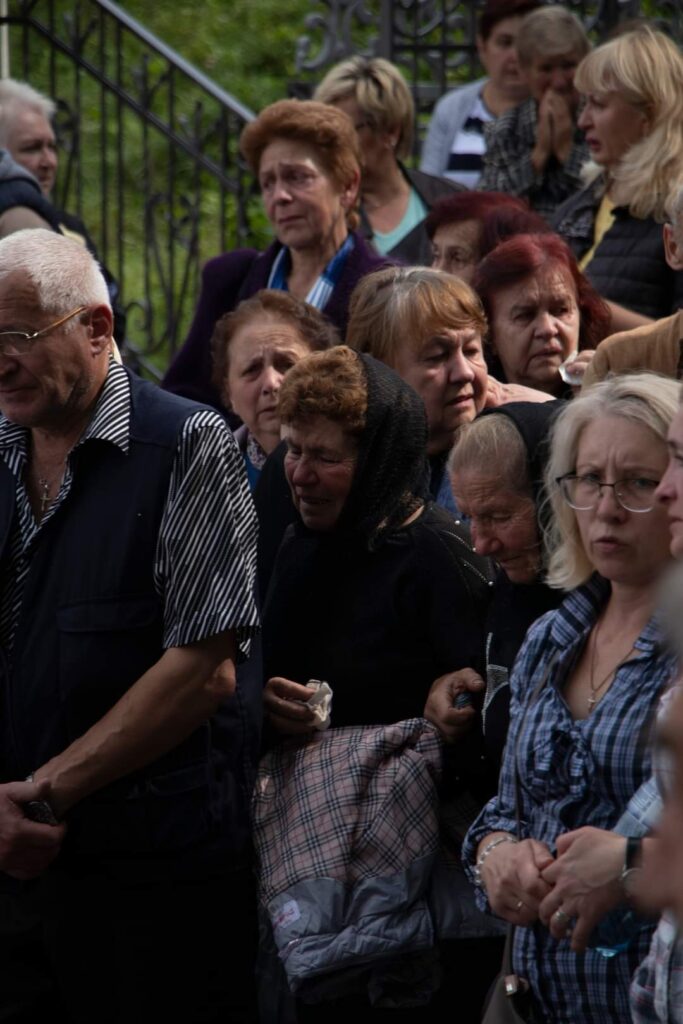 DrogMedia Трускавець велелюдно провів в останню путь 22-річного воїна Дмитра Сарновського