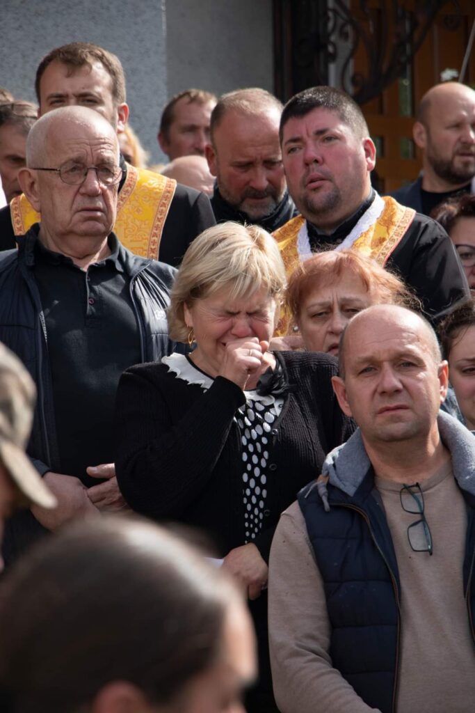 DrogMedia Трускавець велелюдно провів в останню путь 22-річного воїна Дмитра Сарновського