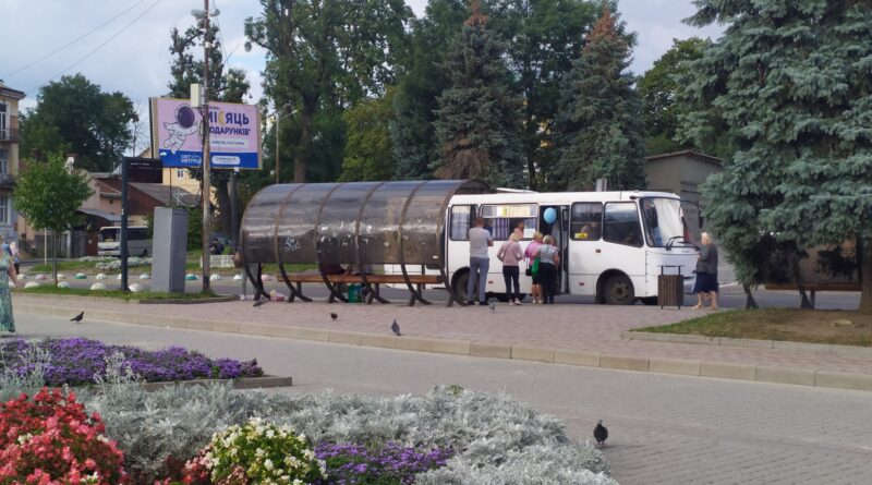 DrogMedia У Дрогобичі школярі їздитимуть безкоштовно у громадському транспорті
