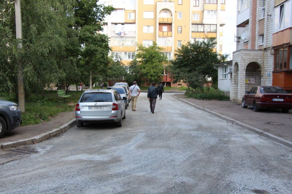 У Дрогобицькій громаді ремонтують комунальні дороги 2 DrogMedia У Дрогобицькій громаді ремонтують комунальні дороги