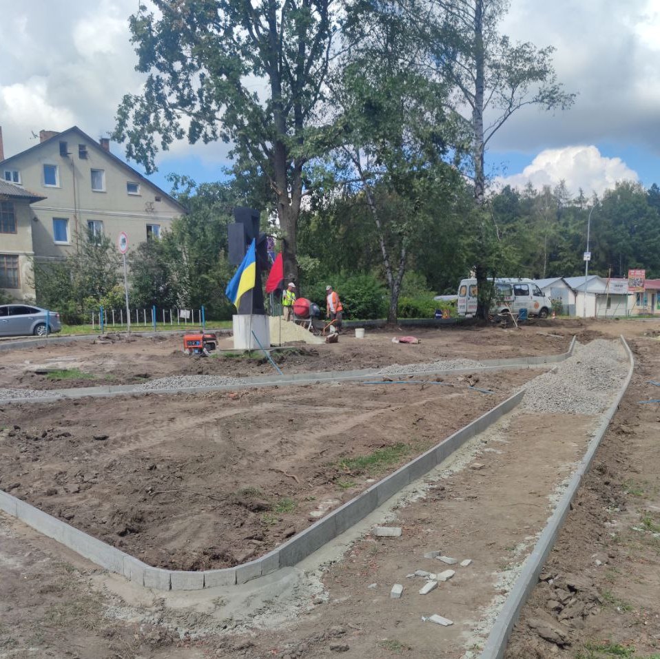 У Стебнику облаштовують сквер Небесної Сотні 3 DrogMedia У Стебнику облаштовують сквер Небесної Сотні
