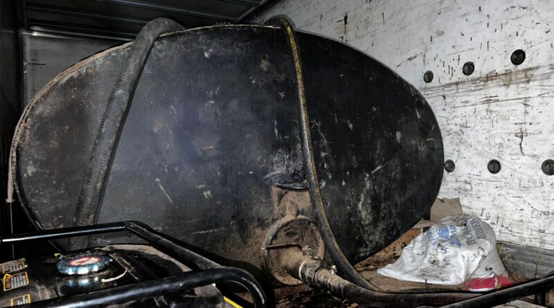 DrogMedia На Дрогобиччині затримали трьох чоловіків за крадіжку 5 т пального з нафтопроводу