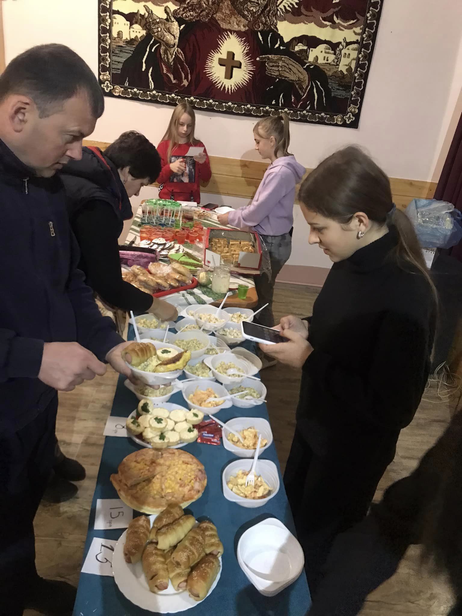 Учні із 4 шкіл Східницької громади зібрали на ярмарках для ЗСУ понад 50 тис.грн. 3 DrogMedia Учні із 4 шкіл Східницької громади зібрали на ярмарках для ЗСУ понад 50 тис.грн.
