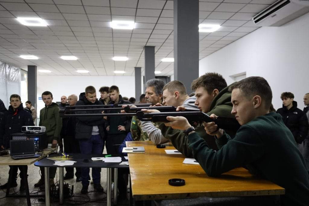 У Бориславі до Дня ЗСУ провели стрілецький турнір 3 DrogMedia У Бориславі до Дня ЗСУ провели стрілецький турнір