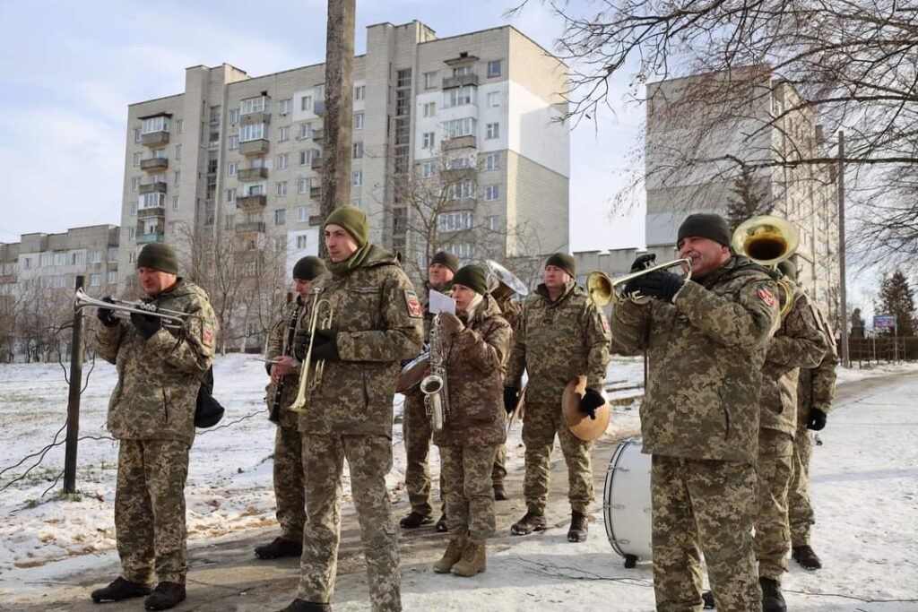 Бориславська громада провела в останню путь полеглого за Україну Ігоря Кравчука 6 DrogMedia Бориславська громада провела в останню путь полеглого за Україну Ігоря Кравчука