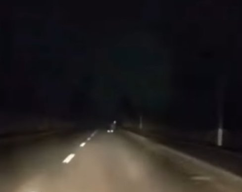 DrogMedia У Дрогобичі опівночі невідомий лягав під колеса автомобіля