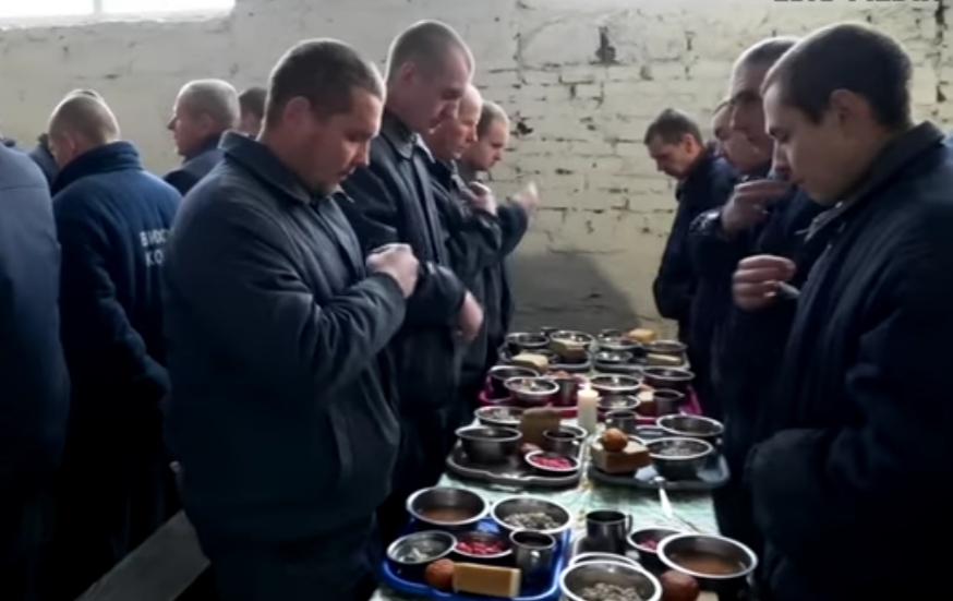 У таборі для військовополонених на Львівщині окупантам організували на Святвечір кутю і пампухи 5 DrogMedia У таборі для військовополонених на Львівщині окупантам організували на Святвечір кутю і пампухи