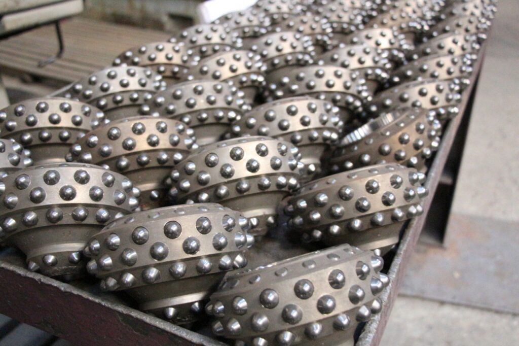 Дрогобицький долотний завод працює та оновлюється 5 DrogMedia Дрогобицький долотний завод працює та оновлюється