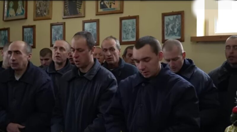 DrogMedia У таборі для військовополонених на Львівщині окупантам організували на Святвечір кутю і пампухи
