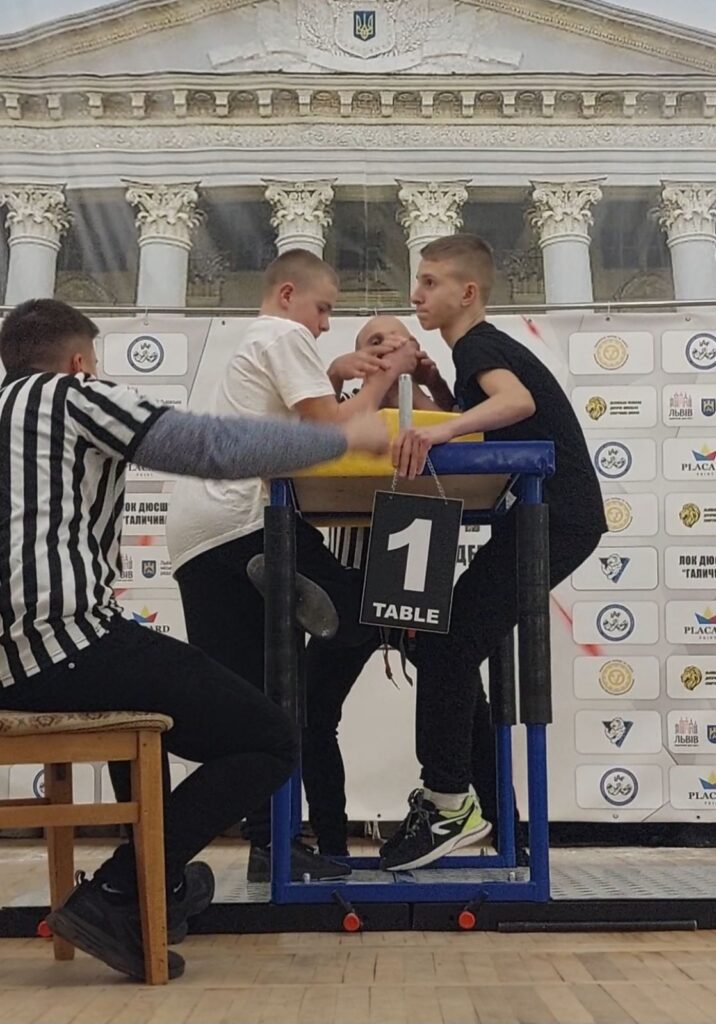 DrogMedia Юні спортсмени Східницької громади вибороли 6 нагород на чемпіонаті області за армреслінгу. ФОТО
