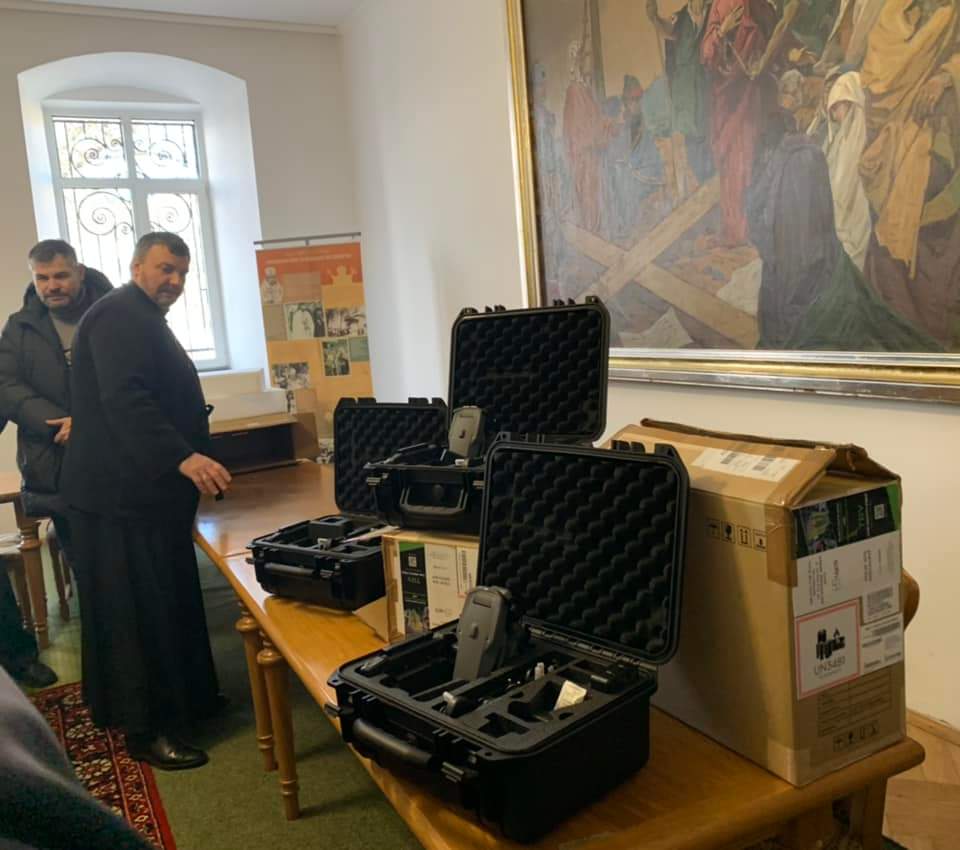 DrogMedia Дрогобицькі волонтери за підтримки отців УГКЦ зібрали 1 млн 75 тис грн на придбання дронів для 67 ОБТрО