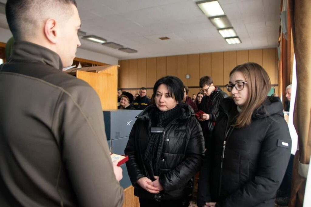 DrogMedia У Дрогобицькій РВА вручили державні нагороди (посмертно) Героям з Дрогобиччини