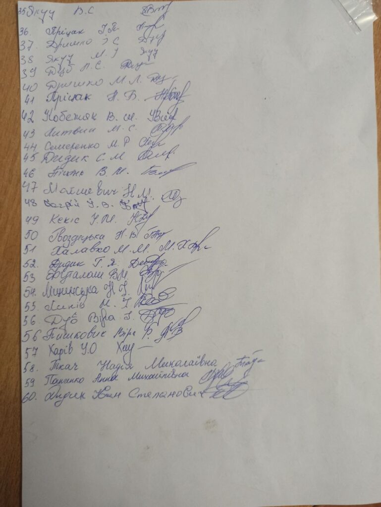DrogMedia Освітяни та громада Опаки стали на захист своєї школи