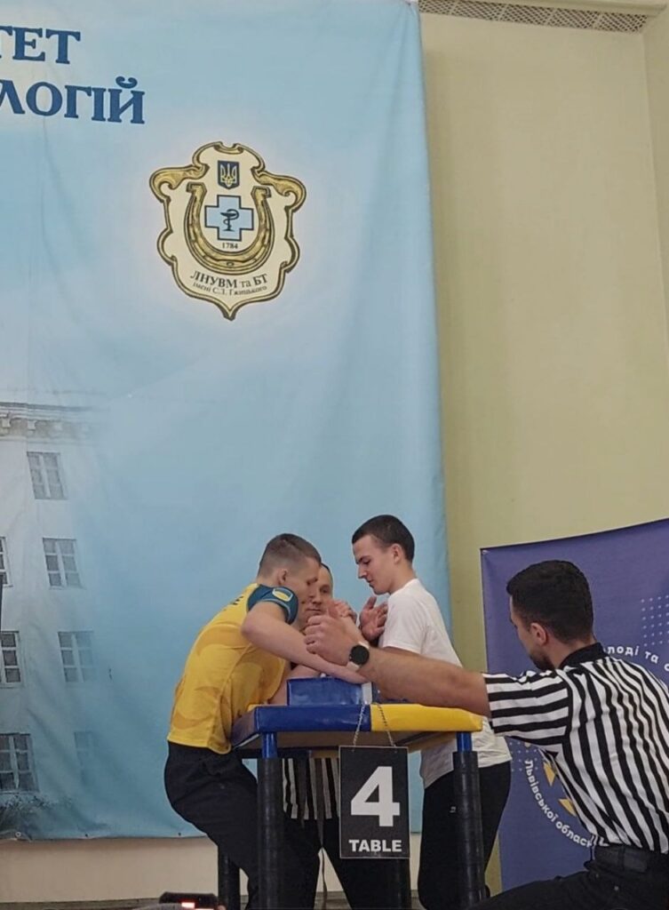 DrogMedia Юні спортсмени Східницької громади вибороли 6 нагород на чемпіонаті області за армреслінгу. ФОТО