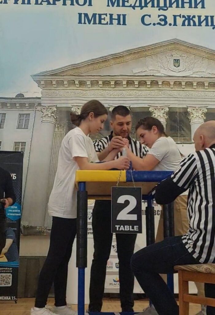 DrogMedia Юні спортсмени Східницької громади вибороли 6 нагород на чемпіонаті області за армреслінгу. ФОТО
