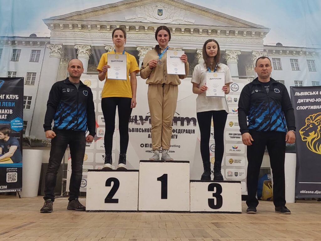 Юні спортсмени Східницької громади вибороли 6 нагород на чемпіонаті області за армреслінгу. ФОТО 4 DrogMedia Юні спортсмени Східницької громади вибороли 6 нагород на чемпіонаті області за армреслінгу. ФОТО
