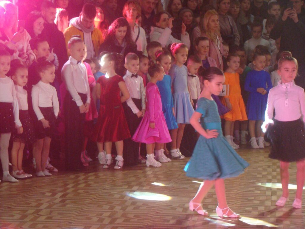 DrogMedia Учасники студії бального танцю “SWAY” Бориславського МПК - призери всеукраїнських змагань