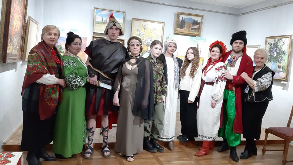 DrogMedia Символ жіночності: у Бориславі провели майстер-клас з хусткування