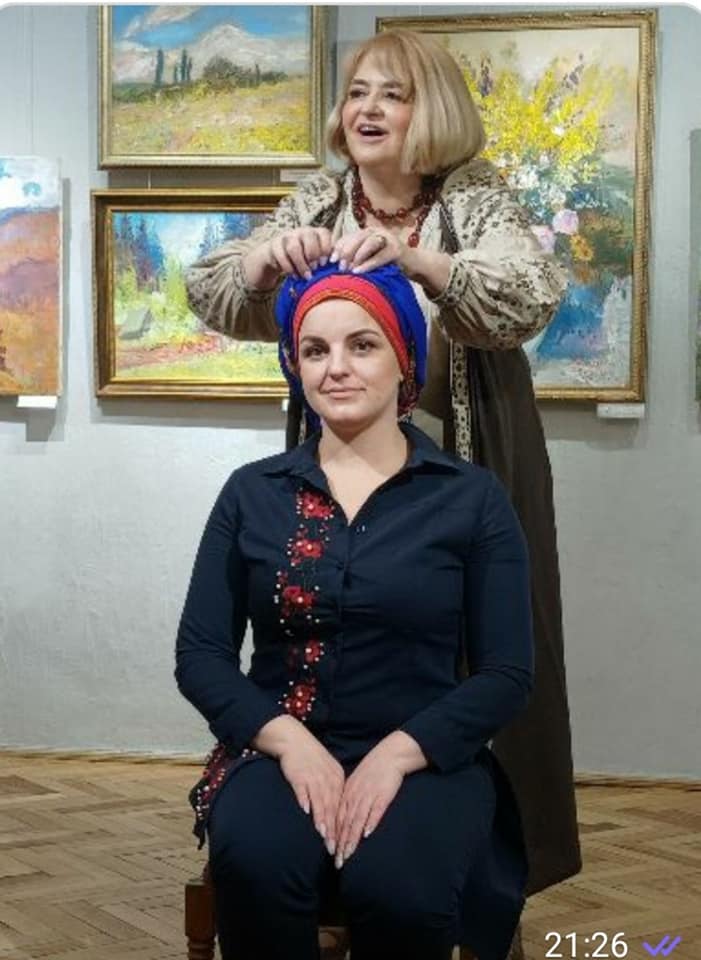 DrogMedia Символ жіночності: у Бориславі провели майстер-клас з хусткування