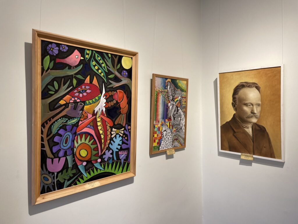 У дрогобицькій галереї сучасного мистецтва експонують виставку «Трійця з нами» 2 DrogMedia У дрогобицькій галереї сучасного мистецтва експонують виставку «Трійця з нами»