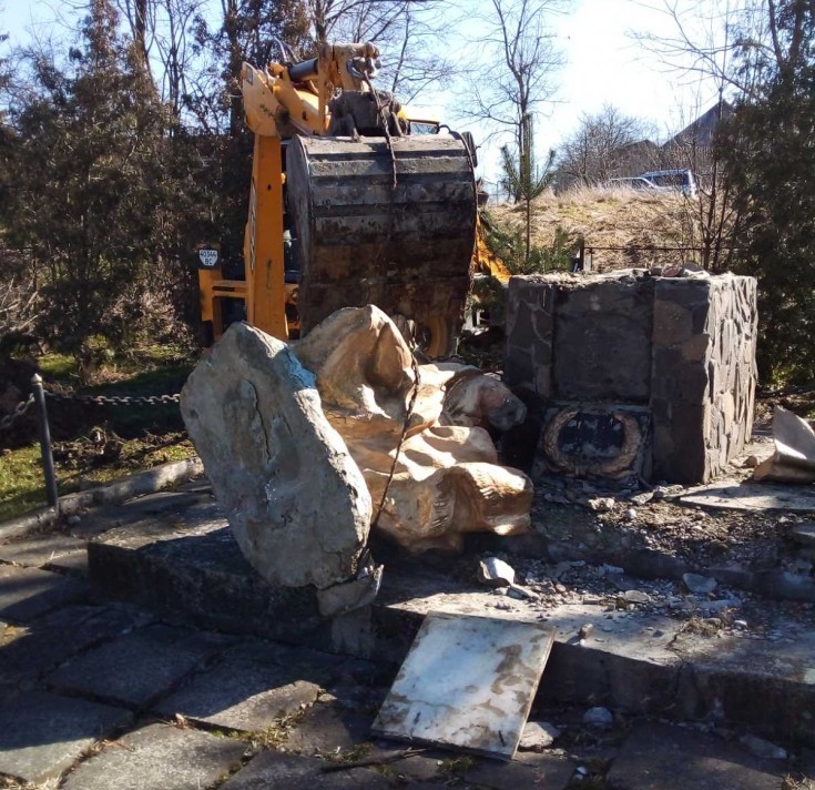 На Дрогобиччині активно продовжується процес декомунізації.