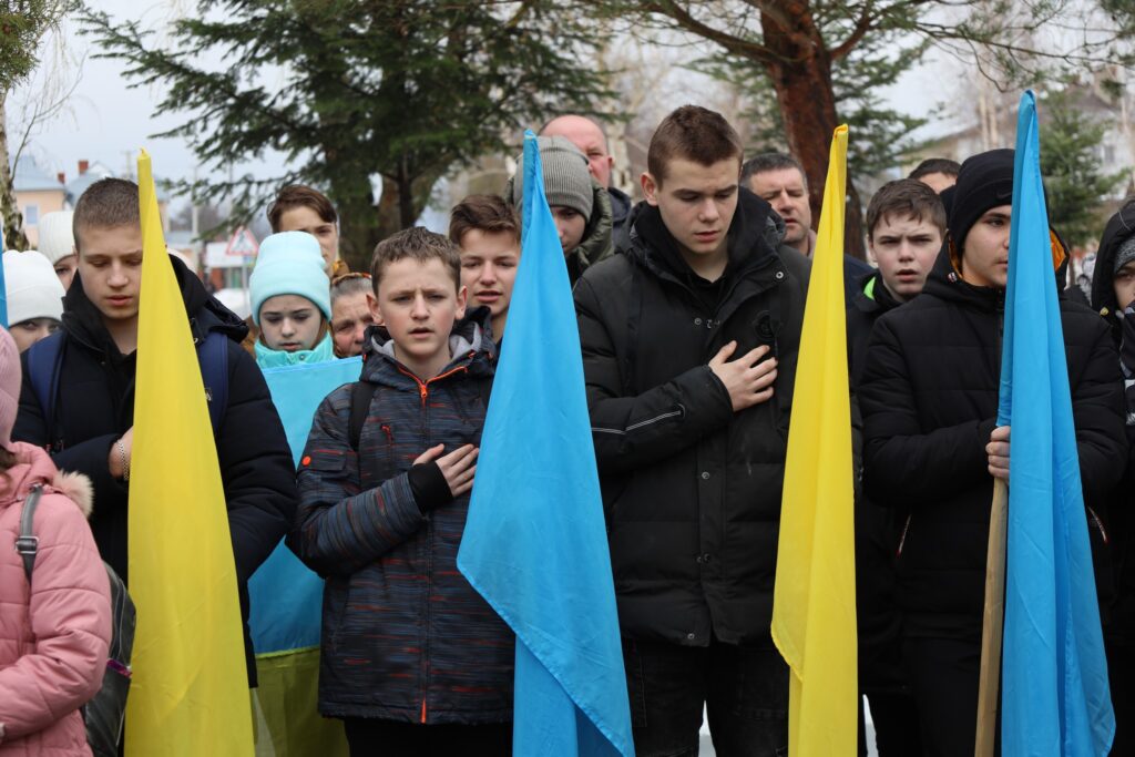 DrogMedia У Попелях відкрили пам’ятну дошку загиблому Герою Івану Барщику