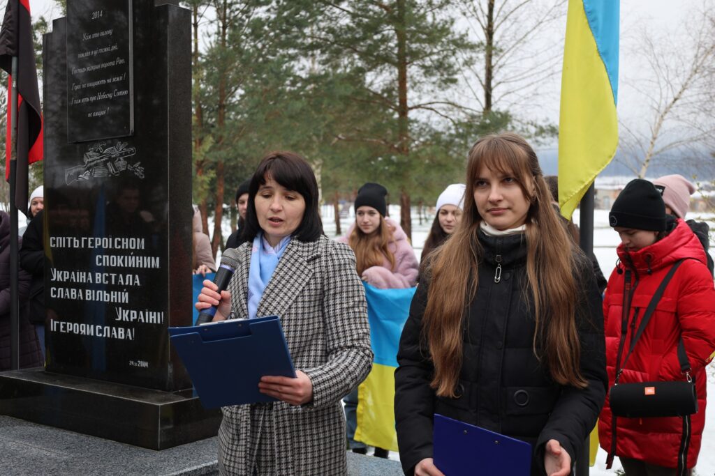 DrogMedia У Попелях відкрили пам’ятну дошку загиблому Герою Івану Барщику