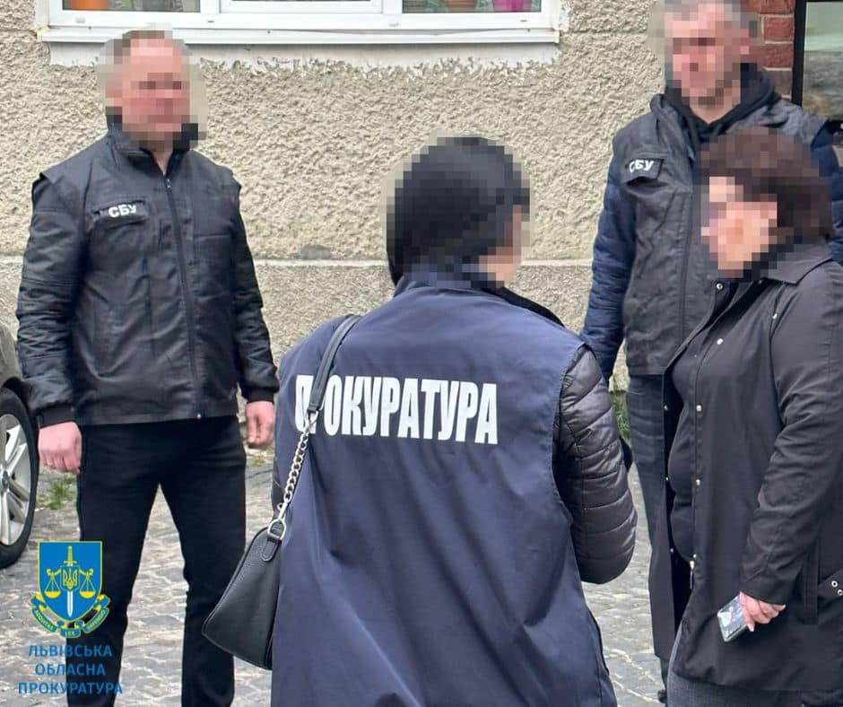 DrogMedia На одержанні хабаря 900 у.о. в Дрогобичі затримали інспекторку податкової служби