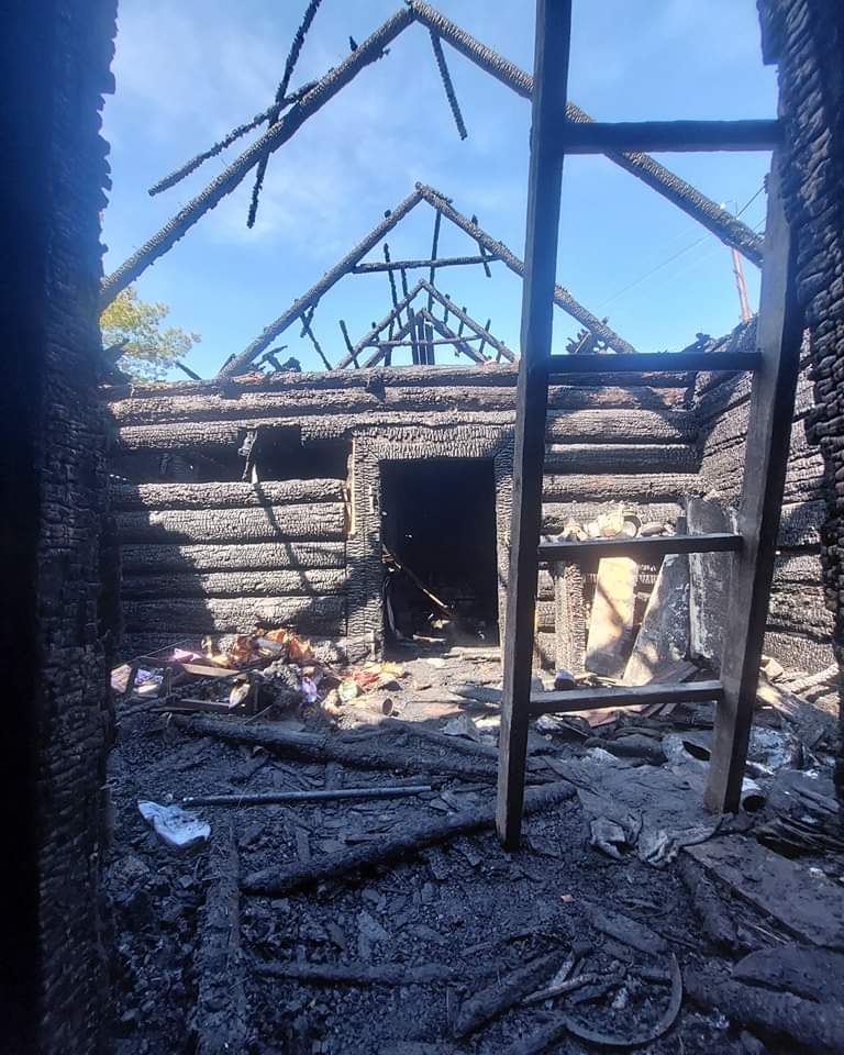 DrogMedia У Бориславі згорів унікальний музей "Карпатська хата". ФОТО