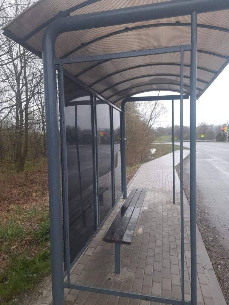 DrogMedia Із зупинки в Новошичах вкрали скло