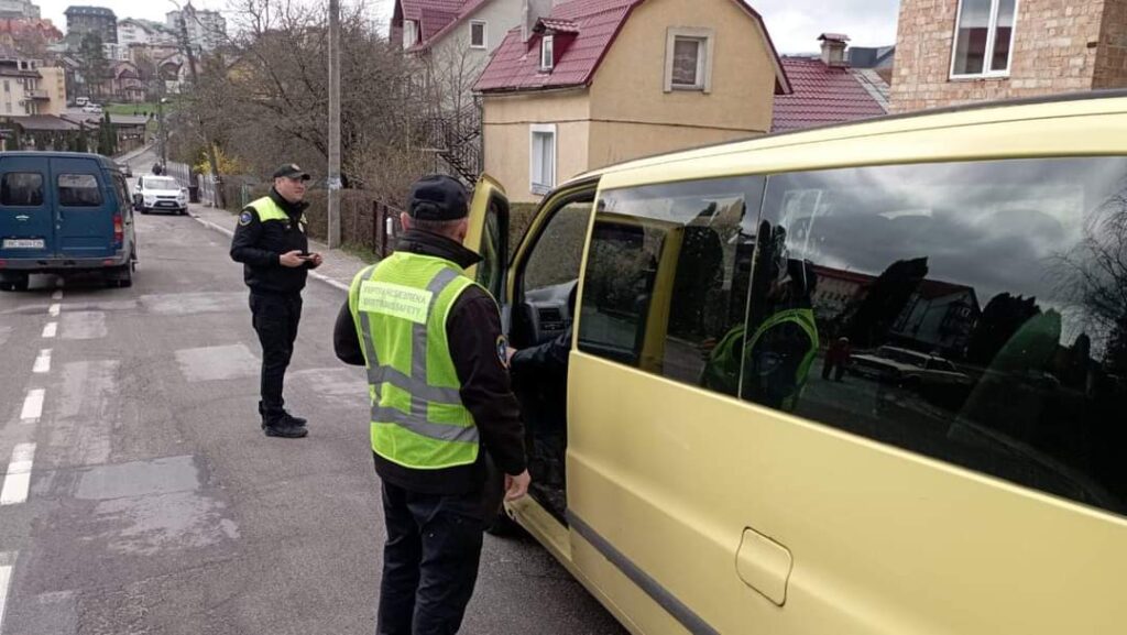 На Дрогобиччині складено 2 акти на перевізників 2 DrogMedia На Дрогобиччині складено 2 акти на перевізників