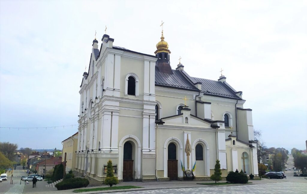 Розклад Богослужінь у храмах Дрогобича на 15-16 квітня 2 DrogMedia Розклад Богослужінь у храмах Дрогобича на 15-16 квітня