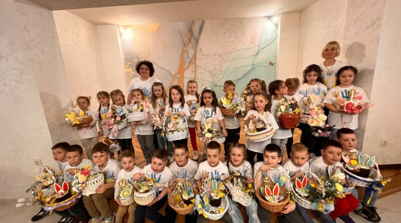DrogMedia Школярі з Дрогобича та Станилі приготували великодні кошики для поранених воїнів